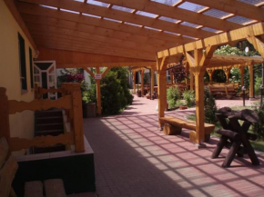 Hostel Waldhaus am Ferienpark-Familienzimmer und Gruppenzimmer